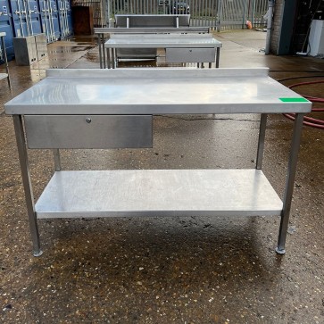 140CM STAINLESS STEEL TABLE WITH BOTTOM SHELF WITH RIGHT SIDE DRAW