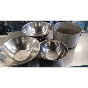 Colander Set of 3 With Large Cooking Pot