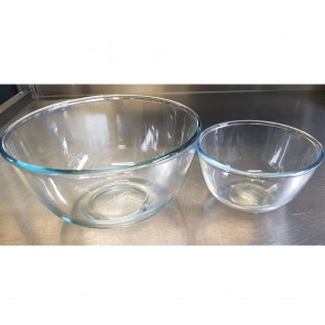 Set of 2 Pirex Bowls